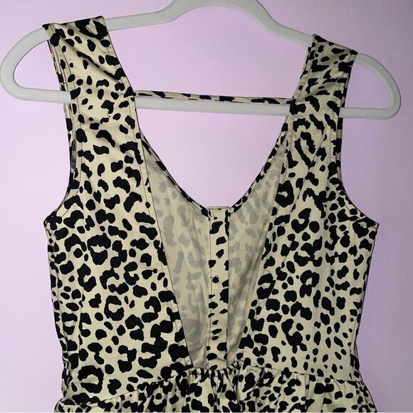 NEW Francesca's Mini Cocktail Dress S Leopard Print Fit & Flare Cut Out V Neck - Picture 7 of 8